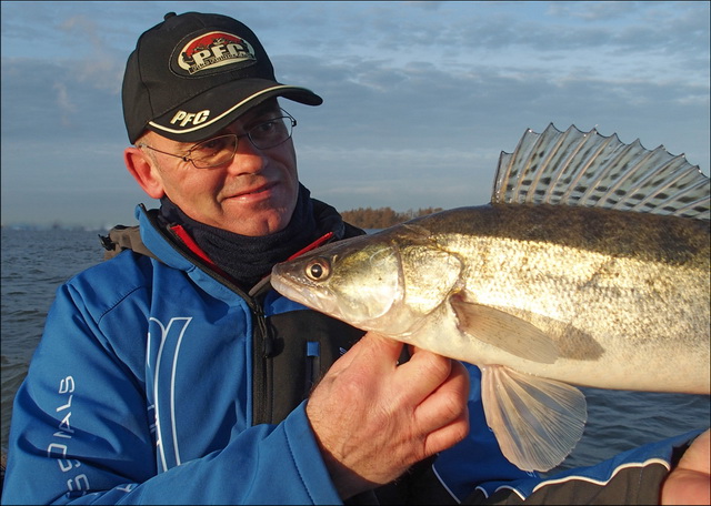 Der Einschlag ist oft sehr spektakulär und diese Art des Topwater-Angelns kann süchtig machen.